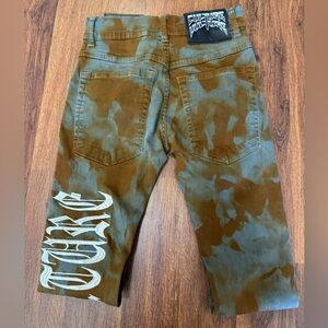 Culture Vulture Men’s Sz 28 Grunge Distressed Skinny Jeans with Embroidered Logo